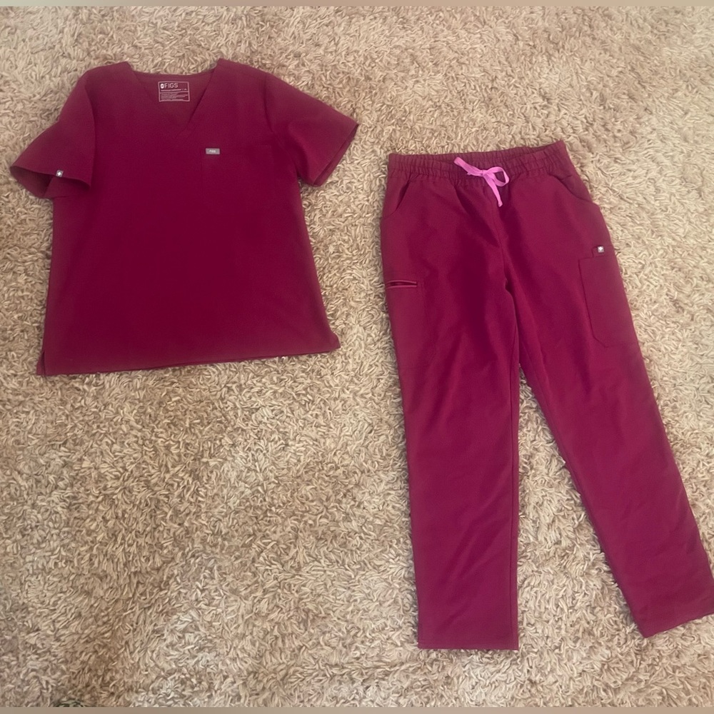 Women’s FIGS Scrub Set Top XL , Pants L PINK
